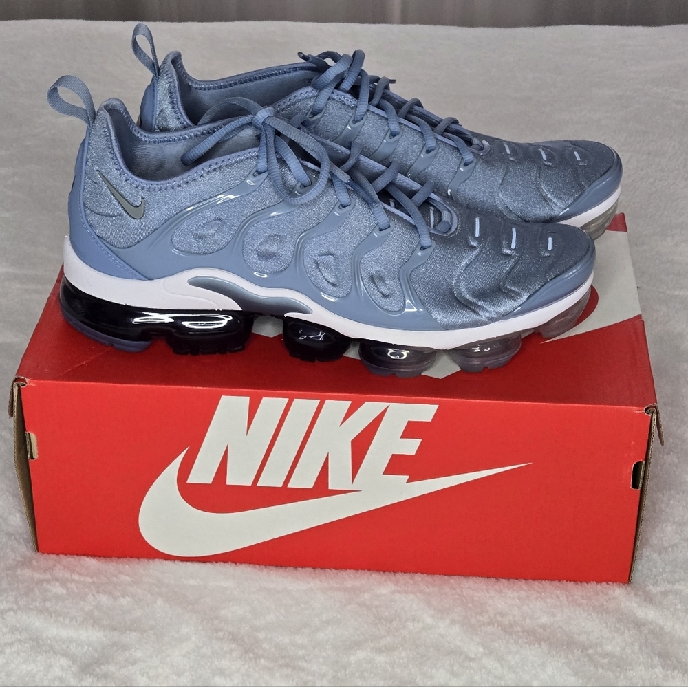 Nike Air VaporMax Plus Sneakers